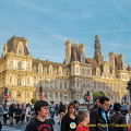 Paris Hôtel-de-Ville is on place de l'Hôtel-de-Ville in the 4th arrondissement